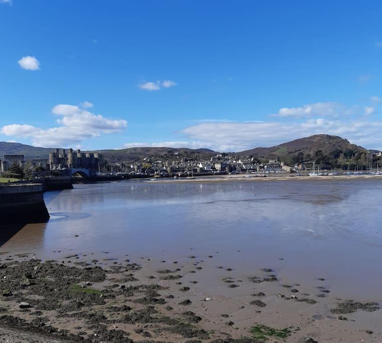 Charming Mid Terrace Cottage Conwy Extérieur photo